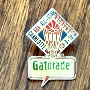 Vintage 1991 Charlotte, NC NBA All-Star collectors pin